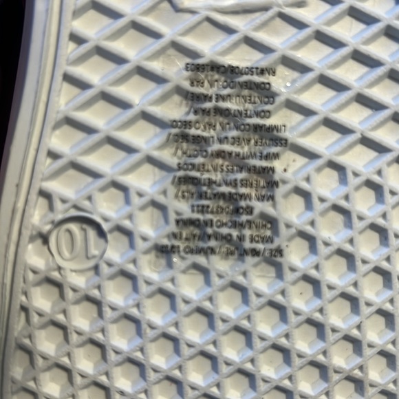 Avon Cushion Walk Shoes - Picture 3 of 3